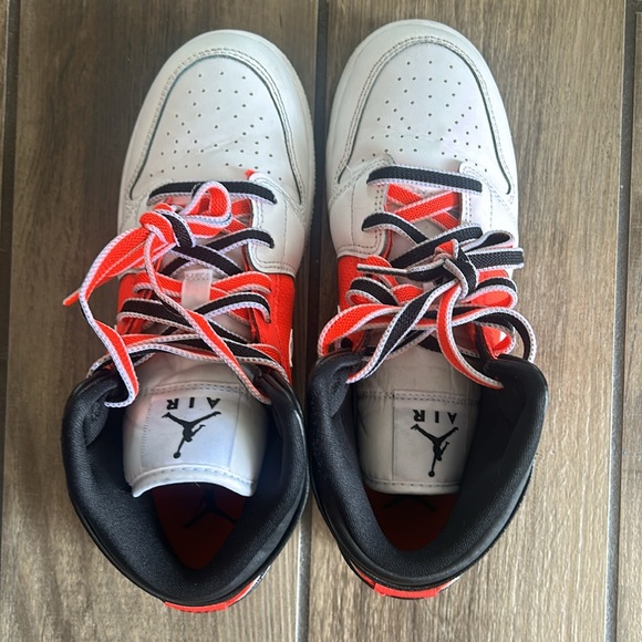 Air Jordan Nike high top shoes - Picture 3 of 8